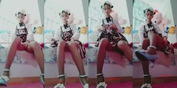 超骚白虎贫乳萝莉各种闹市街道超市户外露出微信福利64部合集 Part (17)