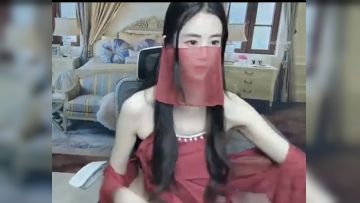 【sb1314520j】21岁女大学生，超白大长腿，喷水小天后