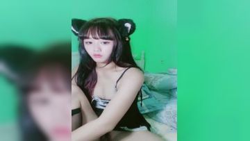 新人下海乖乖的小野猫，黑丝露脸颜值不错的女仆诱惑，自慰骚穴道具抽插，浪叫呻吟不止表情好骚精彩不要错过第03集