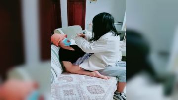 强上邻居女儿露脸，又嫩又可爱无毛小白虎真刺激，乖巧可爱口交大鸡巴黑丝情趣，大鸡巴各种爆草抽插浪叫不止第02集