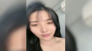 #直播_近期下海漂亮姐姐！特写假屌磨蹭粉穴，骑乘位深插到底