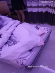 小武哥约良家少妇来家中，老公长期出差在外饥渴坏了，大胸白臀好有女人味，骚穴太久没用一插水就多，淫叫不断真是骚