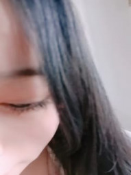 爆乳卡哇伊萌妹，小背心豹纹丁字裤，一流身材，你们快来日我，特写揉搓无毛骚穴，跳蛋震动搞得湿湿