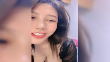 #直播_风骚御姐喜欢玩诱惑，透视装黑丝揉捏大白奶子，拨开内裤掰开小穴，手指快速拨弄阴蒂浪叫