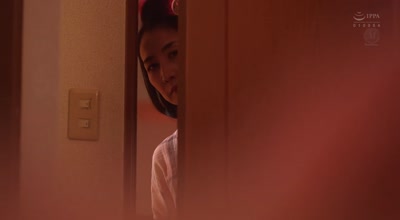 ROE-341 最爱の娘の彼氏と、 大痉挛エビ反り性交に溺れた私。 瀬尾礼子